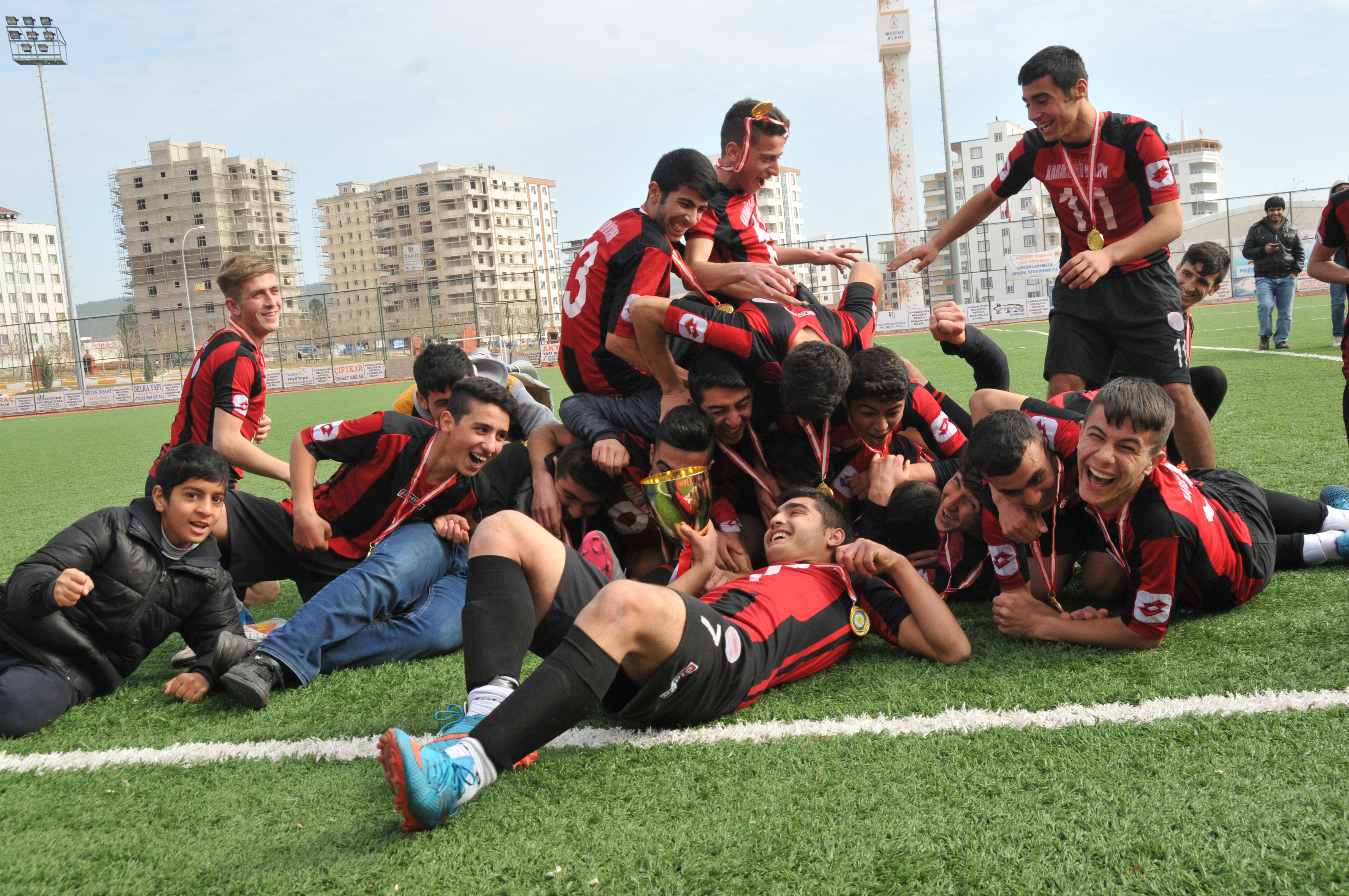 U17 Ligi Şampiyonu Karaköprü Belediye Spor 