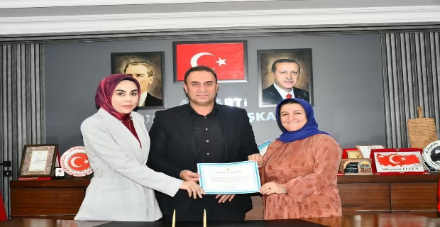 AK PARTİ EYYÜBİYE TEŞKİLATINDA TEŞEKKÜR VE ÖDÜL TAKDİM 