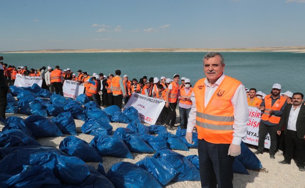 BİN İKİ YÜZ GÖNÜLLÜ GENÇ FIRAT HAVZASINDA İKLİM DEĞİŞİKLİĞİNE DİKKAT ÇEKTİ