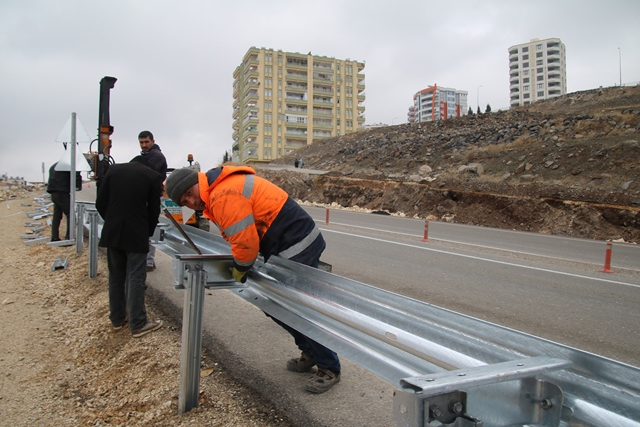 Büyükşehir Yolları Daha Da Güvenli Hale Getiriyor