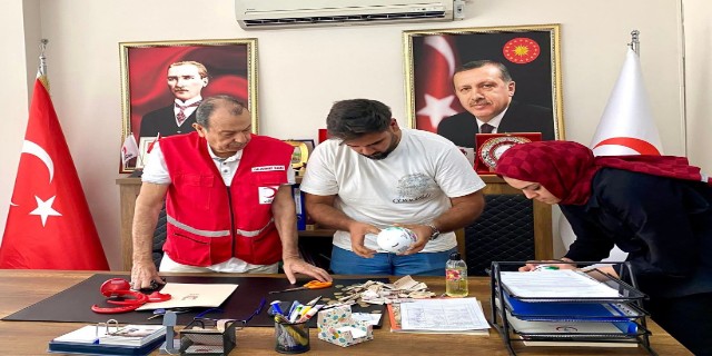 MUHAMMET YUSUF’TAN FİLİSTİN'E KÜÇÜK YAŞTA BÜYÜK YARDIM 