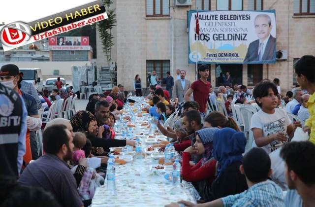 Demirkol, İlk İftarı Vatandaşlarla Birlikte Açtı