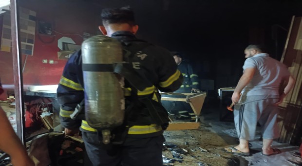 ŞANLIURFA’DA MOBİLYA ATÖLYESİNDE YANGIN